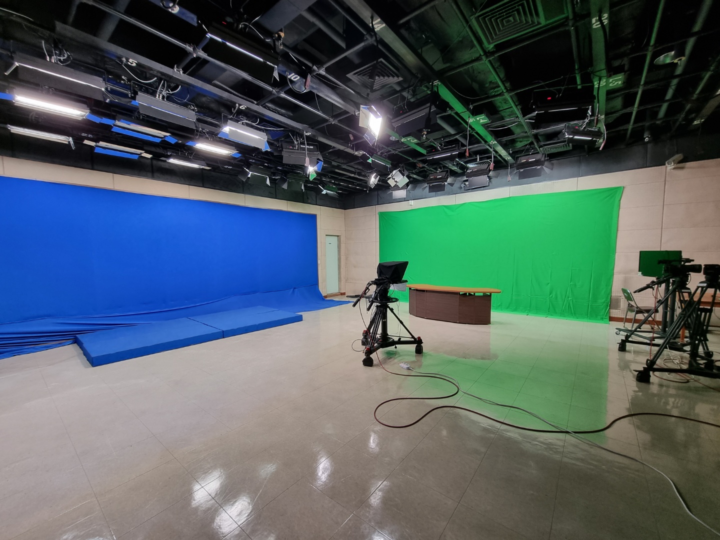 ※제2TV스튜디오(일송아트홀 지하2층 11B207 / 시설 점검으로 인해 대여 불가)(KakaoTalk_20220107_170423204.jpg)